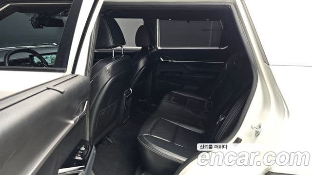 KG모빌리티(SsangYong) Torres T7, 2024 11