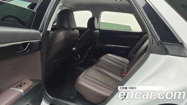 Hyundai Grandeur гибрид (GN7) Exclusive, 2023 12