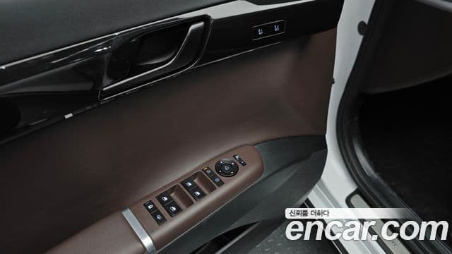 Hyundai Grandeur гибрид (GN7) Exclusive, 2023 17