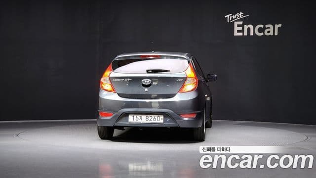 Hyundai Accent(новый кузов / новое поколение) Premier, 2011 4