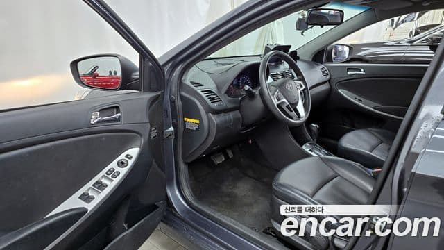 Hyundai Accent(новый кузов / новое поколение) Premier, 2011 10