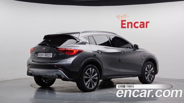 Infiniti QX30 2.0 Essential AWD, 2019 2