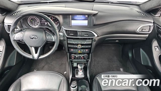 Infiniti QX30 2.0 Essential AWD, 2019 7