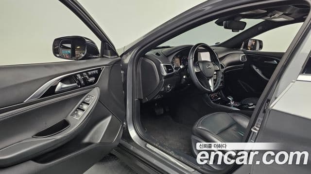 Infiniti QX30 2.0 Essential AWD, 2019 10