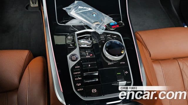 BMW X7 (G07) xDrive 40i M Sport 6인승, 2024 9