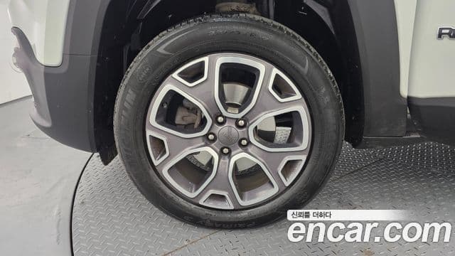 Jeep Renegade 2.0 дизель Limited AWD, 2017 все фото