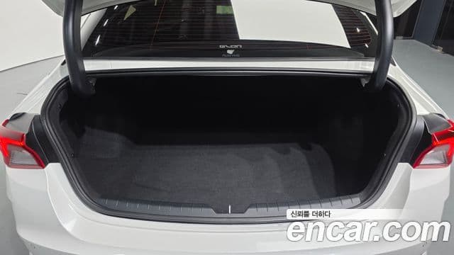 Kia K5 гибрид 3세대 Signature, 2021 20