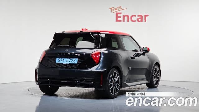 Mini Cooper Электрический (Electric) 4세대 JCW, 2025 2