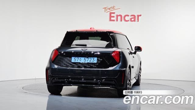 Mini Cooper Электрический (Electric) 4세대 JCW, 2025 4