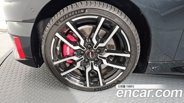 Mini Cooper Электрический (Electric) 4세대 JCW, 2025 все фото