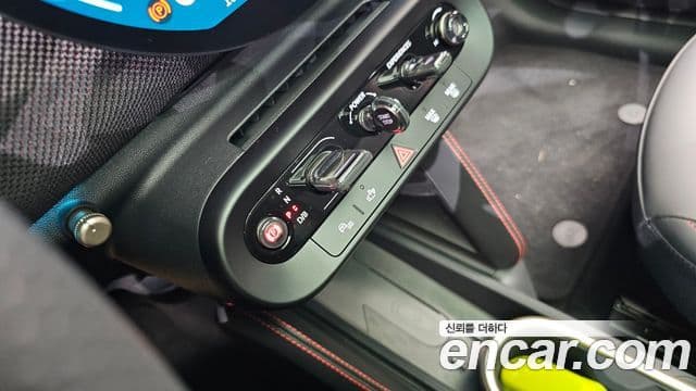 Mini Cooper Электрический (Electric) 4세대 JCW, 2025 9