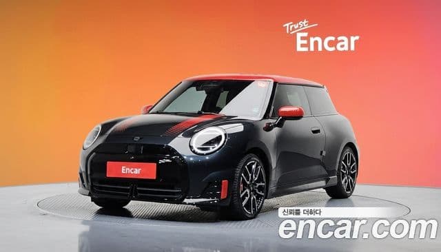 Mini Cooper Электрический (Electric) 4세대 JCW, 2025 1