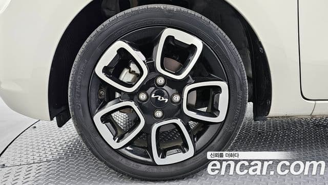 Kia The / новый New Ray Signature, 2022 все фото