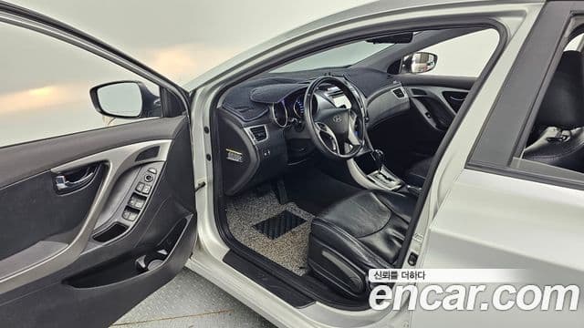 Hyundai Avante MD Premier, 2011 11