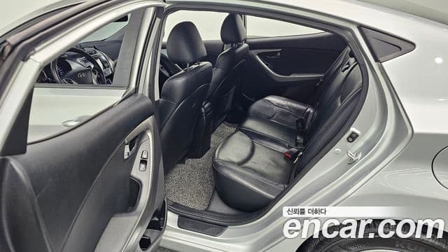 Hyundai Avante MD Premier, 2011 12