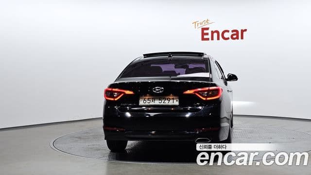 Hyundai LF Sonata Special, 2015 4