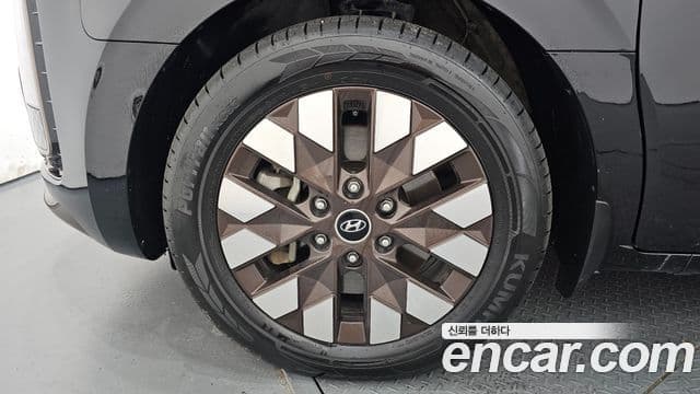 Hyundai Staria Inspiration, 2023 все фото