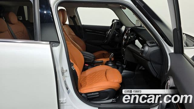 Mini Cooper 3세대, 2024 11