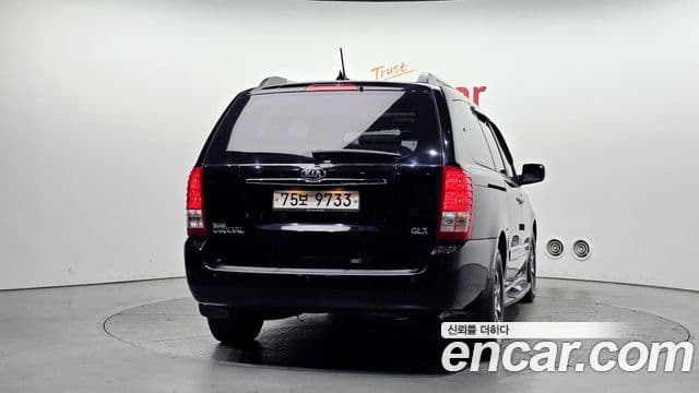Kia Carnival R Premium, 2013 4