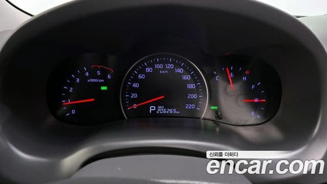 Kia Carnival R Premium, 2013 8