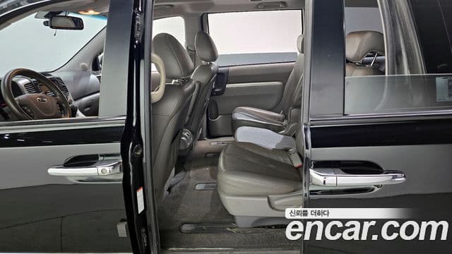 Kia Carnival R Premium, 2013 11