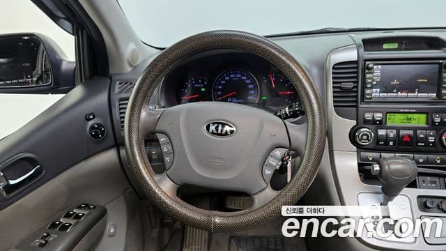 Kia Carnival R Premium, 2013 14