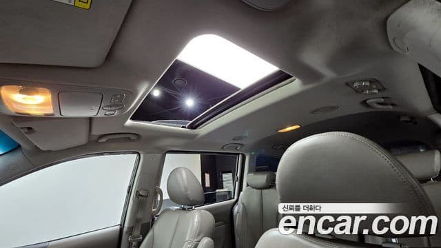 Kia Carnival R Premium, 2013 19