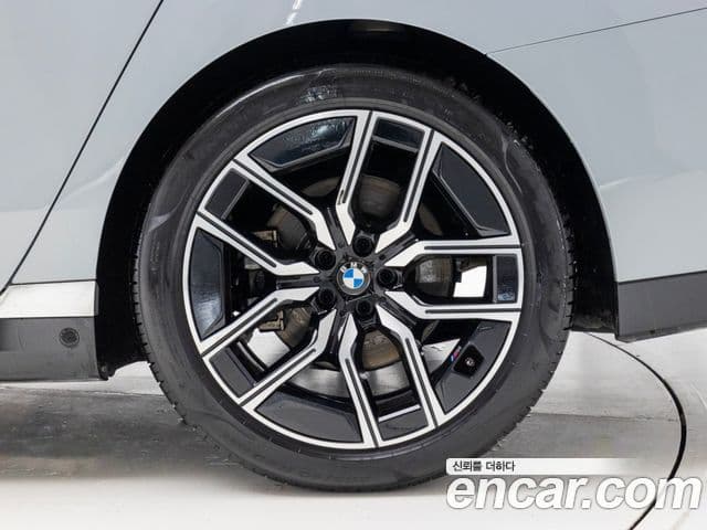 BMW 7시리즈 (G70) 740d xDrive M Sport, 2024 все фото
