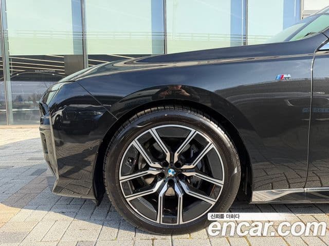BMW 7시리즈 (G70) 740d xDrive M Sport, 2025 все фото