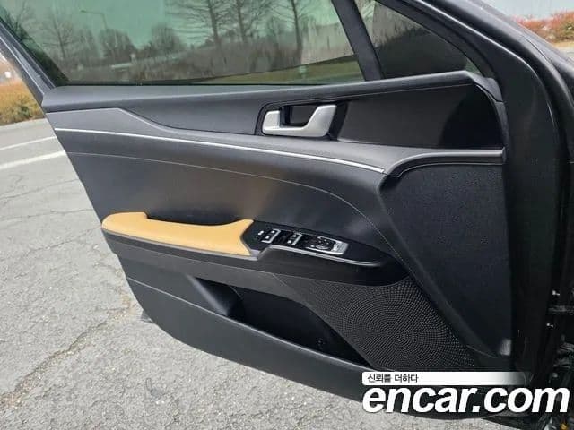 Kia K5 гибрид 3세대 Prestige, 2021 17