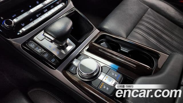 Genesis EQ900 Luxury, 2016 9