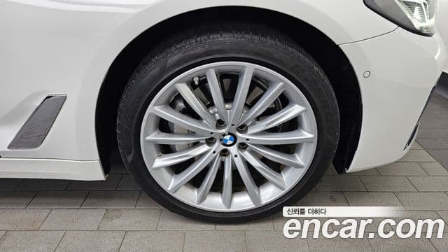 BMW 5시리즈 (G30) Luxury, 2023 все фото