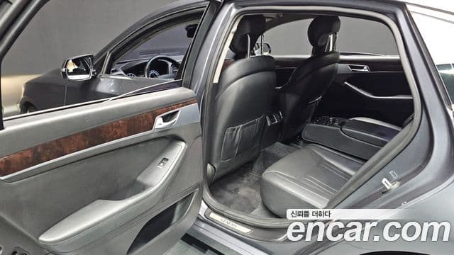 Hyundai Genesis DH Modern, 2015 12