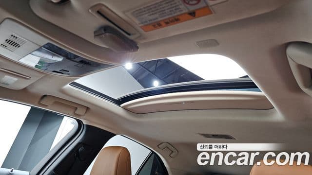 Lexus UX250h, 2019 19