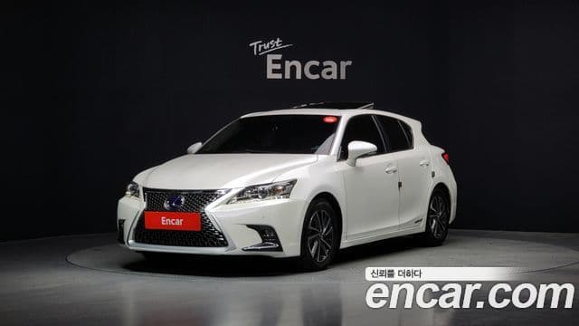 Lexus CT200h ZWA10, 2018 1