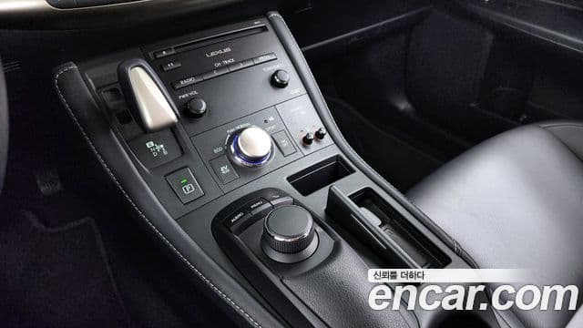 Lexus CT200h ZWA10, 2018 9