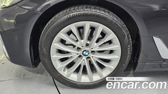 BMW 5시리즈 (G30) Luxury, 2023 все фото