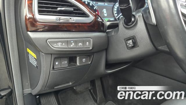 Genesis EQ900 Prestige, 2016 18