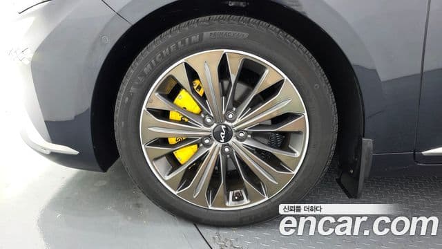 Kia K8 гибрид Signature, 2022 все фото