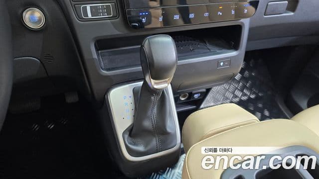 Hyundai Staria Modern, 2025 9