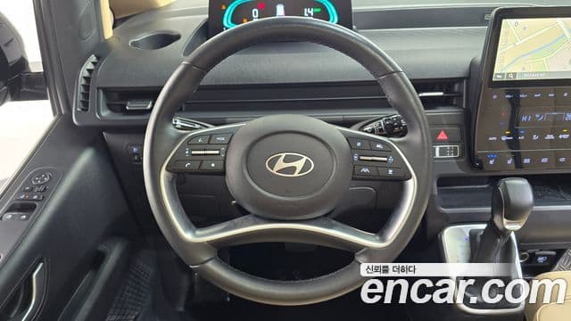 Hyundai Staria Modern, 2025 13