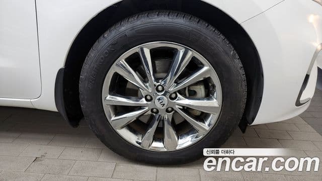 Kia The / новый New Carnival Prestige, 2019 все фото