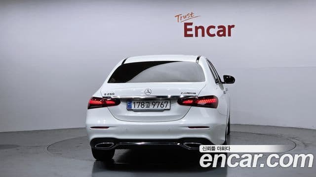 Mercedes-Benz E-класс W213 AMG Line, 2023 4