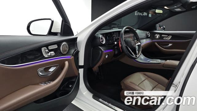 Mercedes-Benz E-класс W213 AMG Line, 2023 11