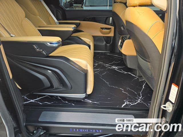 Kia Carnival 4세대 бензин 7인승 High Limousine(компания по спецнадстройкам), 2023 14