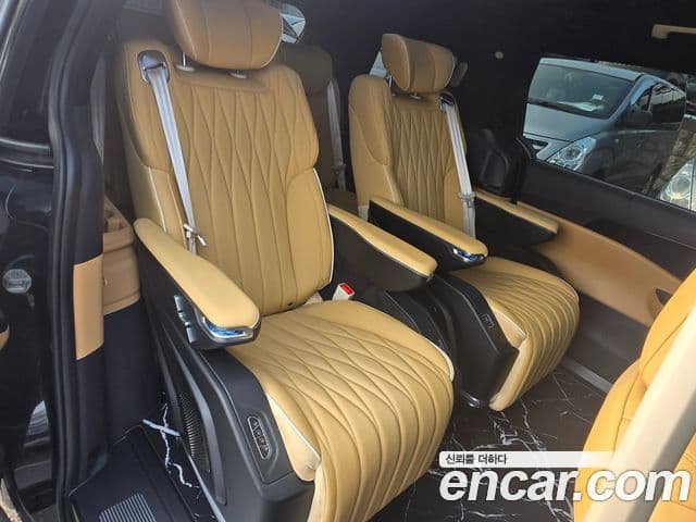Kia Carnival 4세대 бензин 7인승 High Limousine(компания по спецнадстройкам), 2023 16