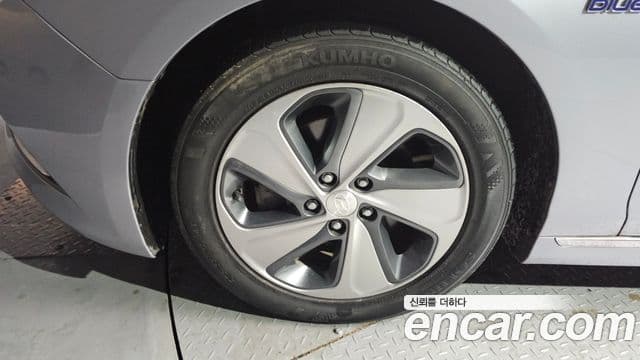 Hyundai LF Sonata гибрид Premium, 2017 все фото