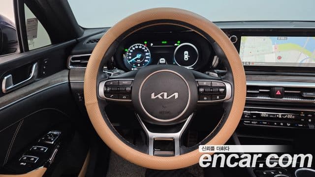 Kia K5 гибрид 3세대 Signature, 2022 13