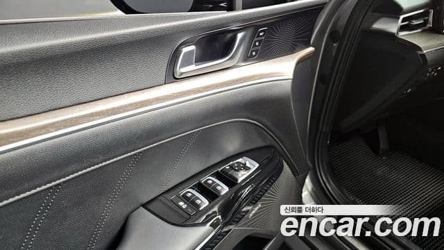 Kia K5 гибрид 3세대 Signature, 2020 13