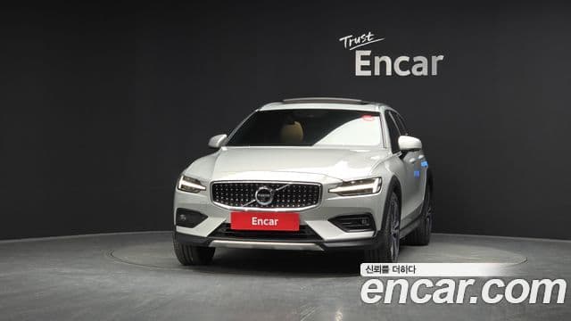 Volvo V60 Cross Country 2세대 B5 Pro AWD, 2021 3